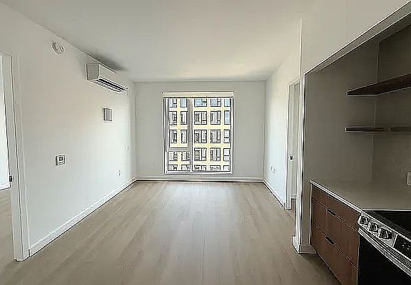 4th image of 953 Dean St #816