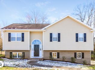 4082 Meredith Woods Ln, Winston Salem, NC 27107