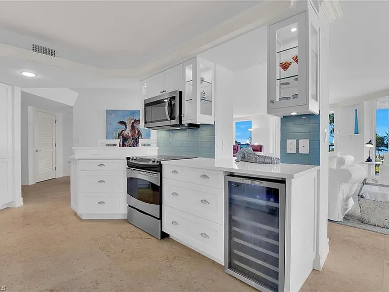 4901 Gulf Shore Blvd N #201 — Photo 8