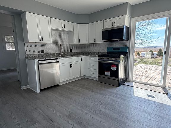 4th image of 201 W Walnut St