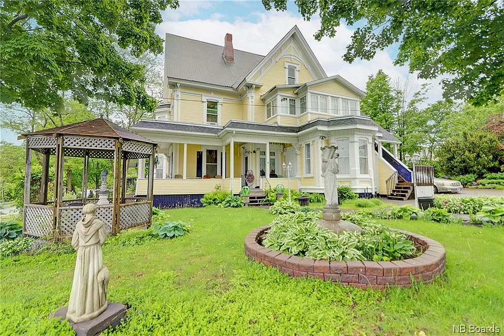 124 Connell St, Woodstock, NB E7M 1L5 MLS NB088060 Zillow