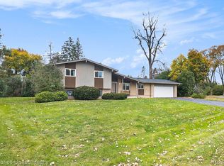 6596 Mellow Wood Ln, West Bloomfield, MI 48322