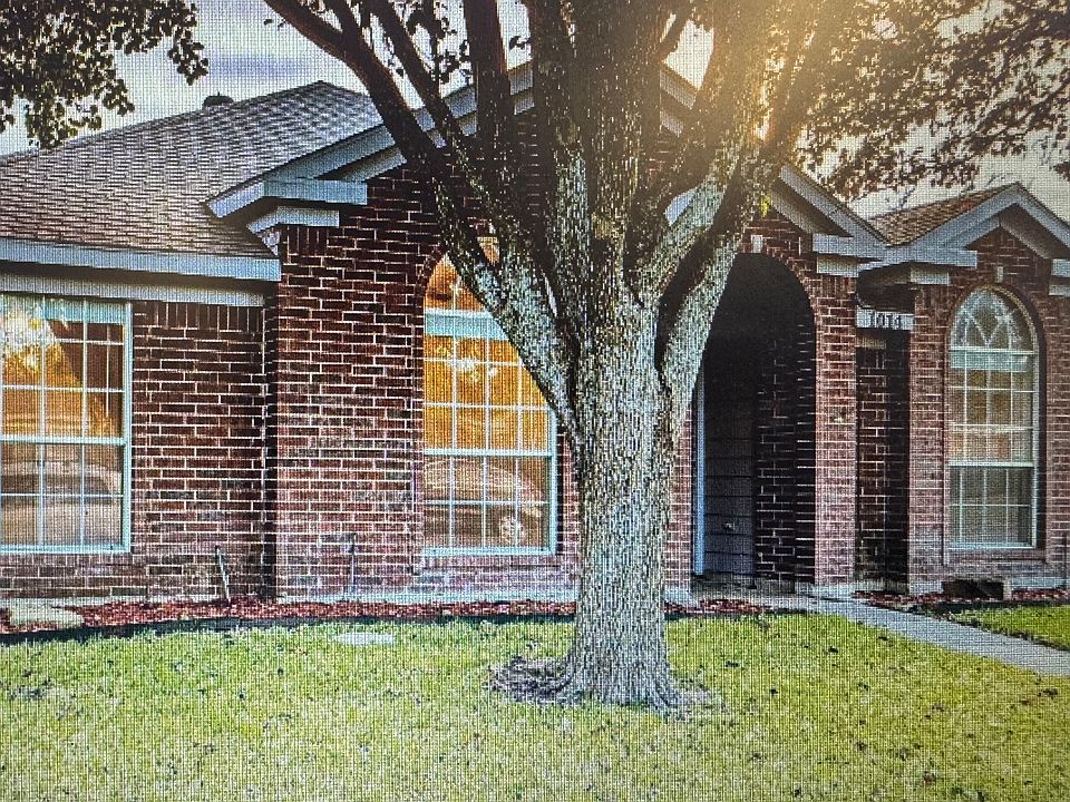 1st image of 1014 Blackenhurst Ln