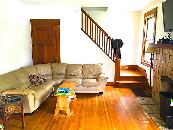 5th image of 744 Delta Ave
