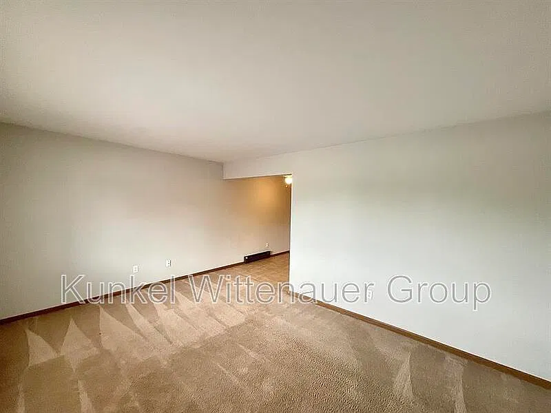 1 bed, 1.0 bath, 600 sqft, $695 — Photo 3