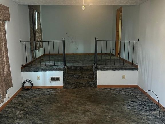 3rd image of 7890 Uriah Dr