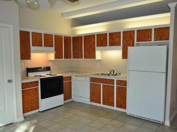 kitchen-fridge, stove, dishwasher