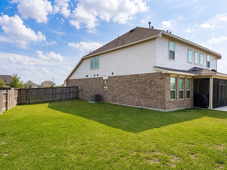 2302 Grande Laurel Ct — Photo 23