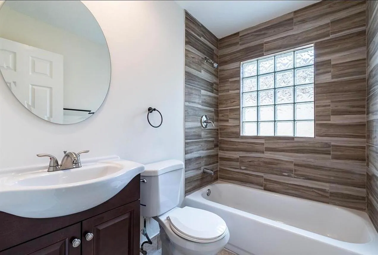 3 bed, 2.5 bath, 1674 sqft, $3,100 — Photo 3