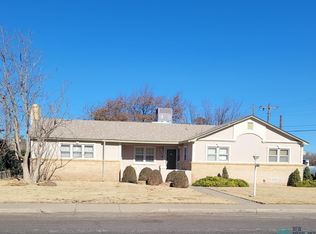 102 W Berry Dr, Hobbs, NM 88240