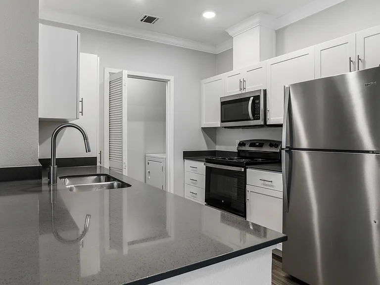 Tesoro Apartments — Photo 51