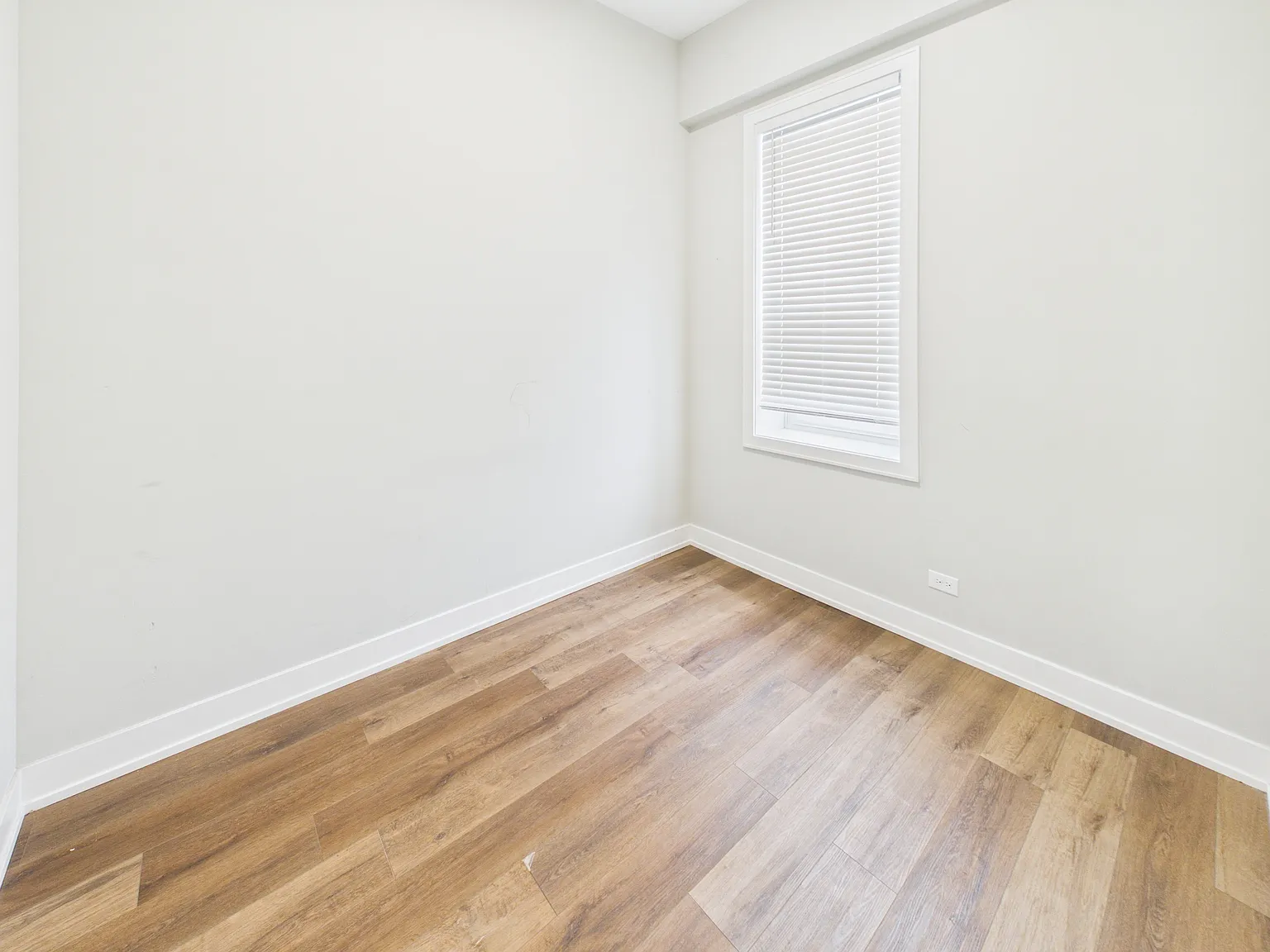 1 bed, 850 sqft, $1,395 — Photo 4