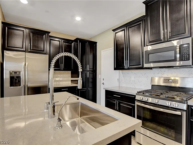 28 Lomita Heights Dr — Photo 13