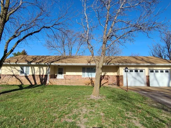 703 N Washington St, Lindsborg, KS 67456