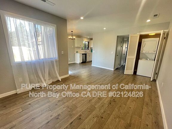 4th image of 210 Park Place Dr