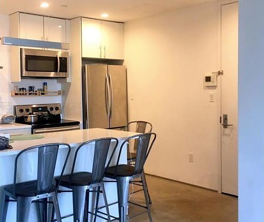 3rd image of 87 Wolcott St APT 2B
