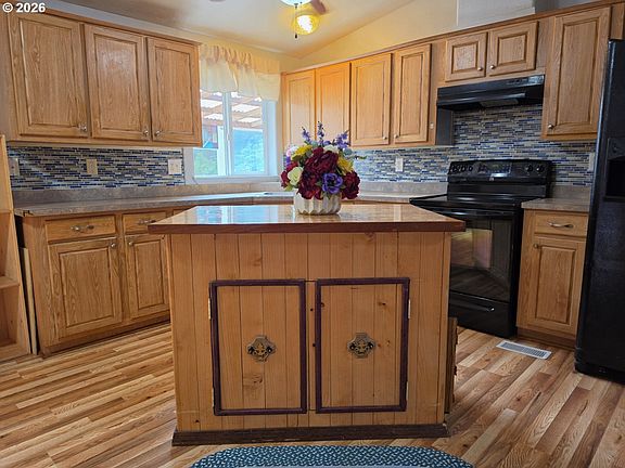 4th image of 42819 Kreiger Ln