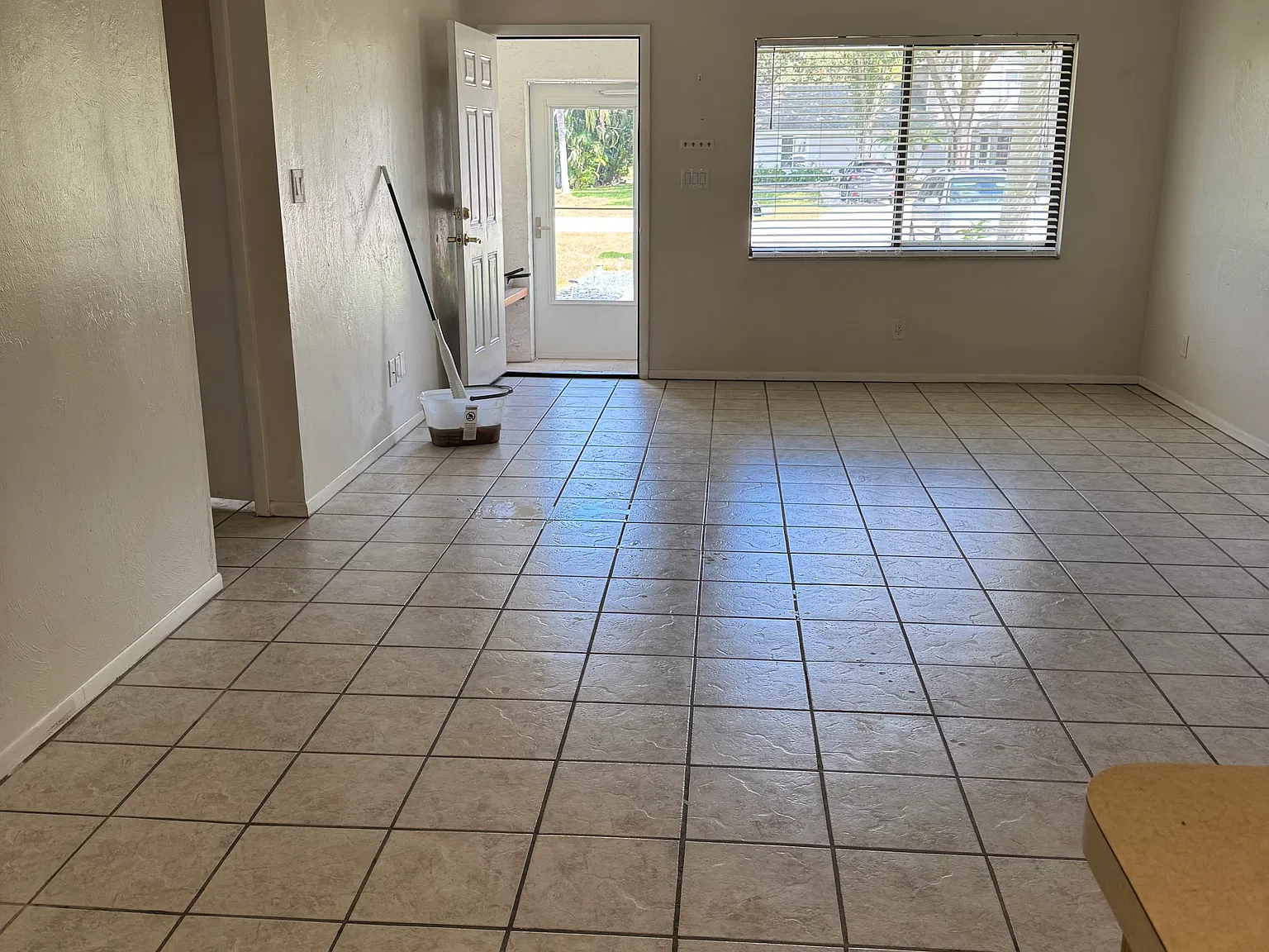 2 bed, 1200 sqft, $1,700 — Photo 3