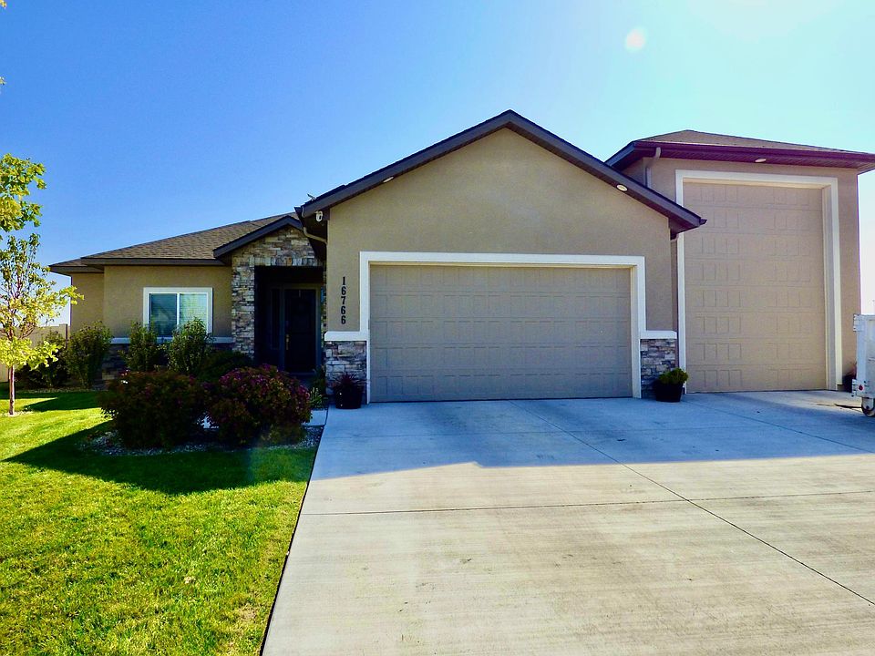 1st image of 16766 London Park Pl