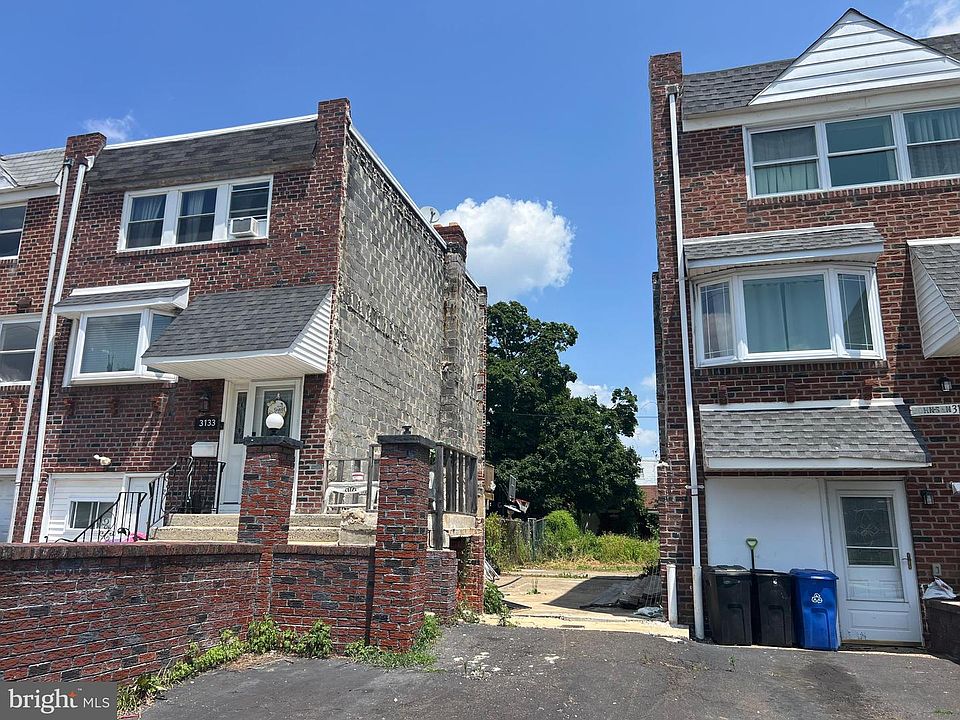 2nd image of 3135 Holly Rd