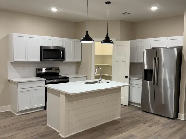 17148-50 W Lawson Cir, Goddard, KS 67052