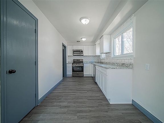 5th image of 29261 Beechwood Dr