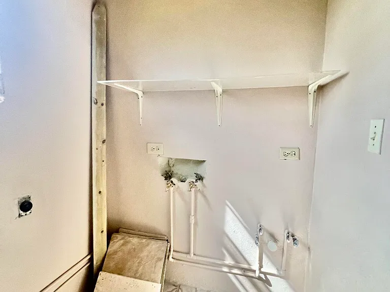 1K La Grange Ave — Photo 12