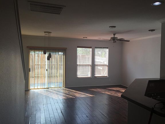 3rd image of 7922 Montague Manor Ln