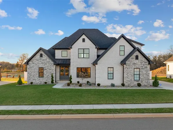 3273 Upper Gable Dr, Bowling Green, KY 42101