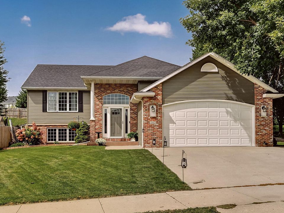 1st image of 2502 Boulder Ridge Dr NW