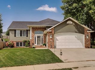 2502 Boulder Ridge Dr NW, Rochester, MN 55901