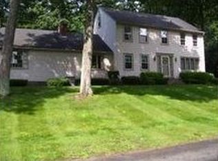 102 Fawn Ln, Nashua, NH 03064