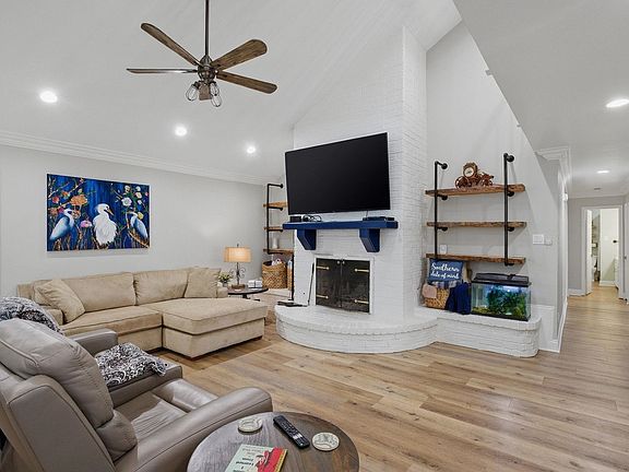 5th image of 1503 S Chateau Cir