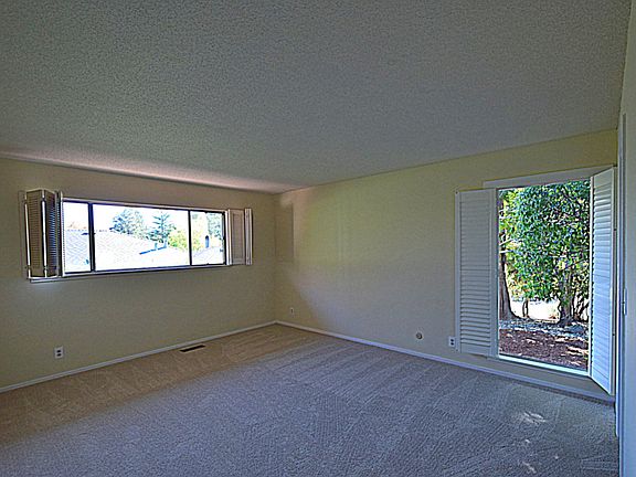 4th image of 126 Sycamore Ave