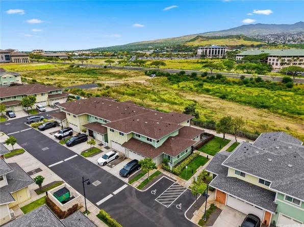 550 Kamaaha Ave APT 201, Kapolei, HI 96707