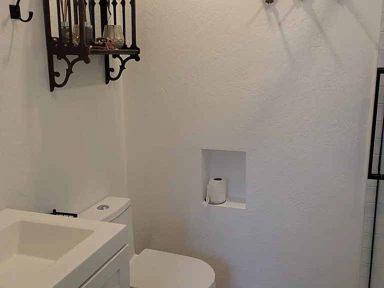 1601 Chino St #B — Photo 35
