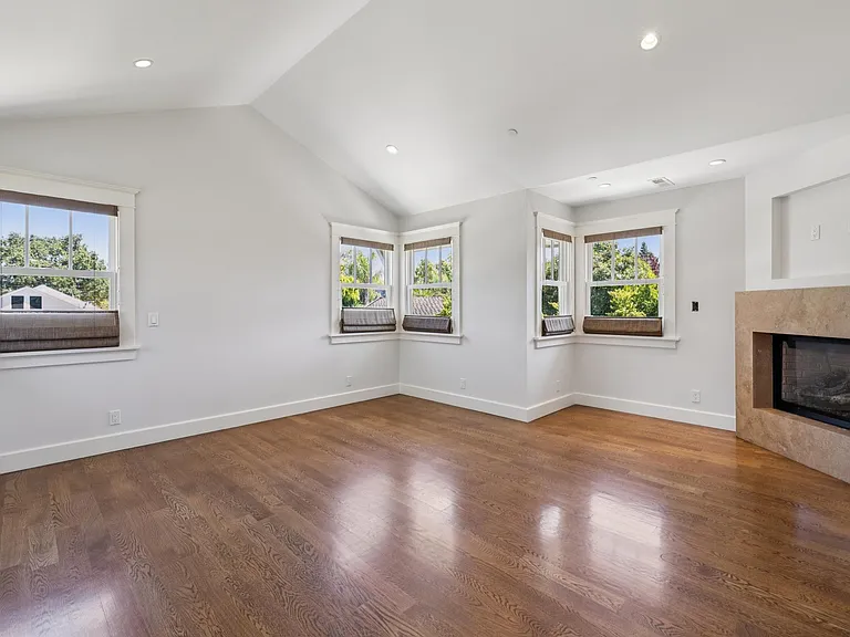 1517 Howard Ave — Photo 39
