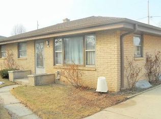 194 W Mangold Ave, Milwaukee, WI 53207