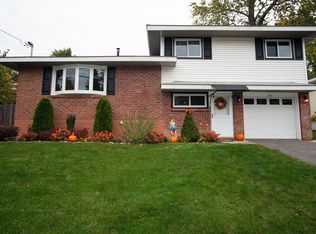 19 Chestnut Ct, Rensselaer, NY 12144