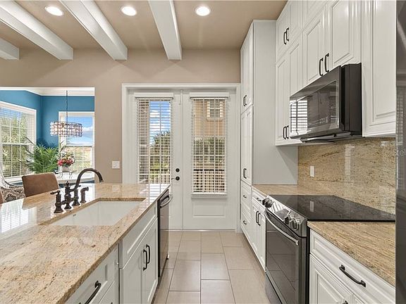5th image of 1325 Lobelia Dr