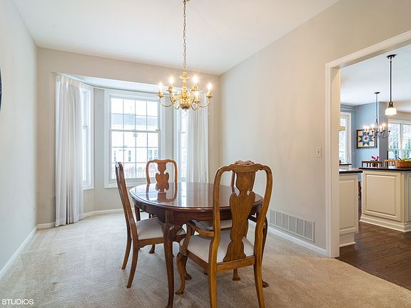4th image of 798 Wexford Ct