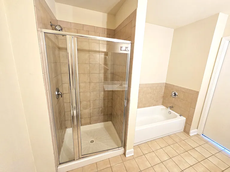 1600 S Prairie Ave #1806 — Photo 8