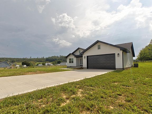3rd image of 121 Spring Meadows Dr