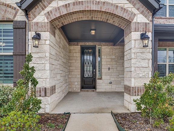 2nd image of 523 Twilight Dr