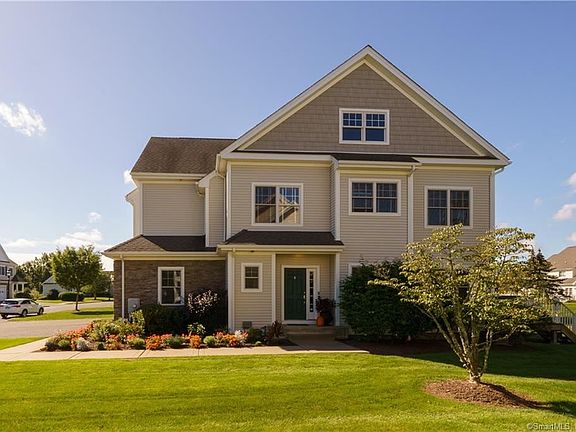 2nd image of 46 Carnoustie Cir #46
