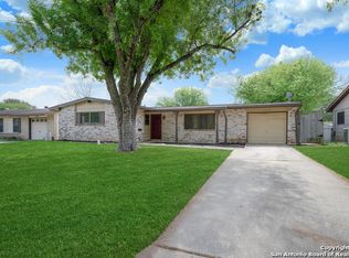 1012 Williamsburg Dr, Schertz, TX 78154