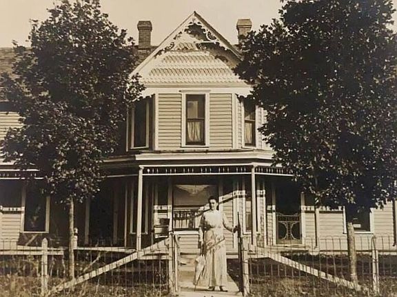 3rd image of 102 S Mill Street