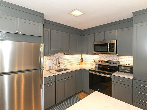 5th image of 216 Mechanic St #A