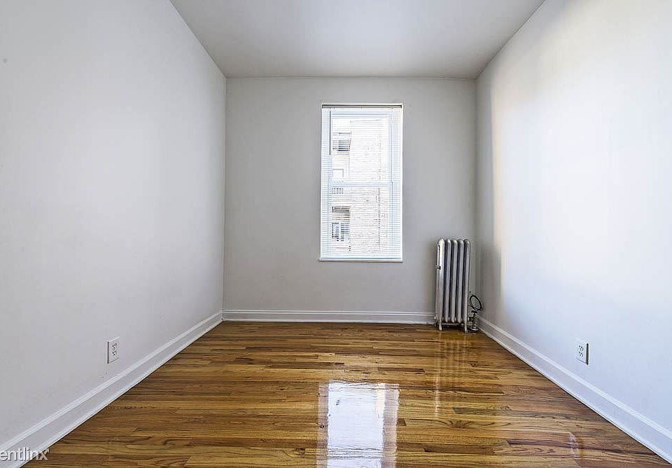 148 N La Crosse Ave Apartments Chicago Bedroom_1