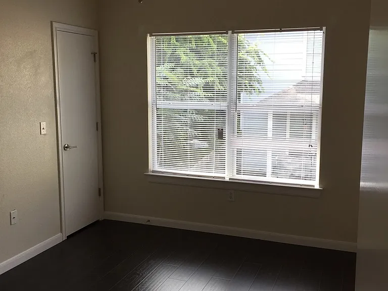 1806 Perez St #A-B — Photo 13